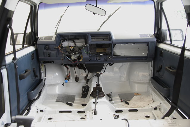 cors465.JPG (321.67 KiB) 76558 mal betrachtet Amaturenbrett ist vorerst mal drin