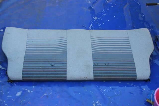 cors483.JPG (457.53 KiB) 71992 mal betrachtet Rücksitzbank vorher...